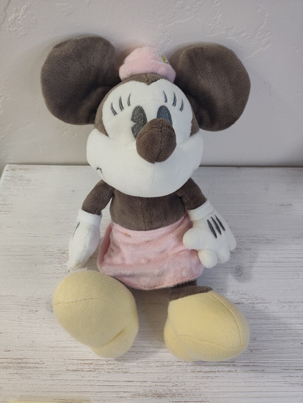 12” Disney Minnie Mouse Hallmark Exclusive Plush Toy Black White Vintage Style